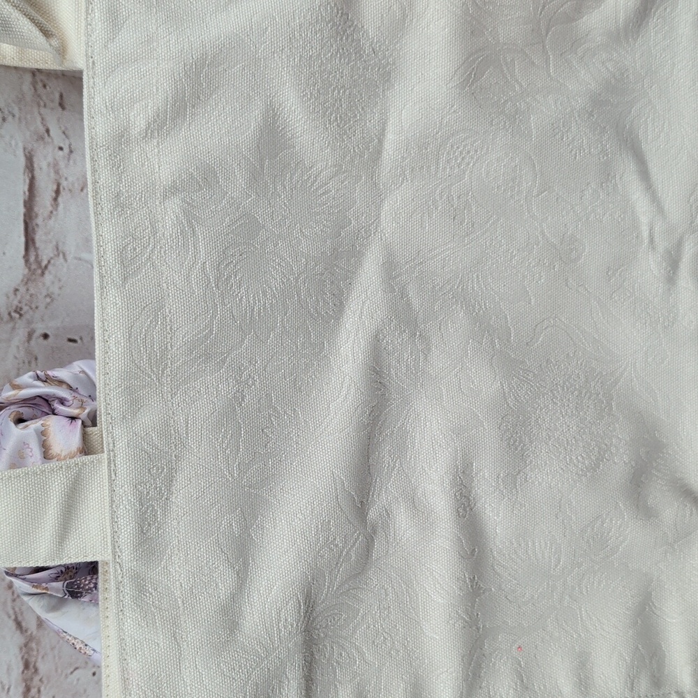 Victoria's Secret Ivory Floral-Embossed Tote Bag w/ Scarf Logo Bag Nwt - Picture 8 of 8